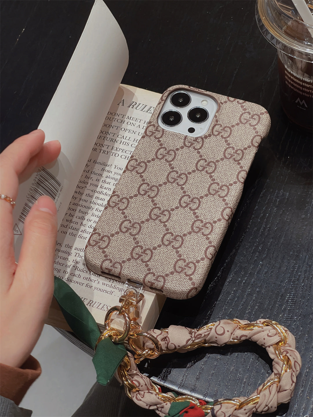  Lv Phone Case